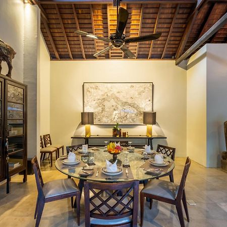 Villa De Suma - Fully Staffed Luxury Villa, Walk To The Beach! Seminyak  Ngoại thất bức ảnh