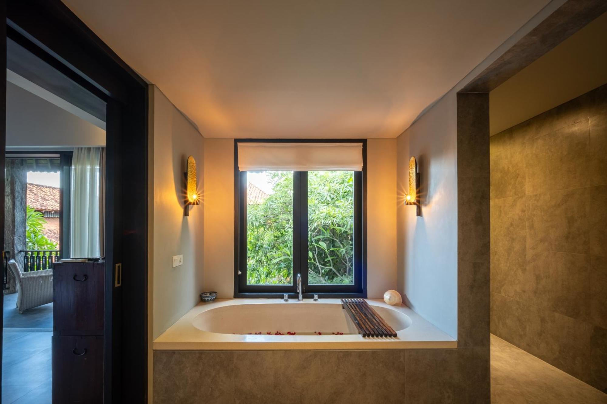 Villa De Suma - Fully Staffed Luxury Villa, Walk To The Beach! Seminyak  Ngoại thất bức ảnh